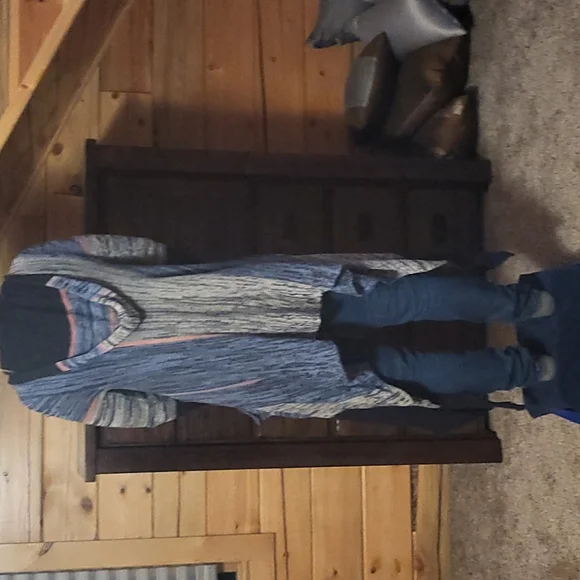 Cardigan - Picture 4 of 4